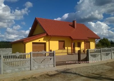 Dom z drewna w okolicach Kunowic