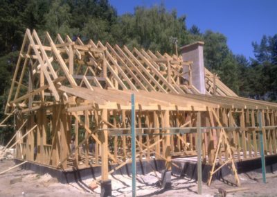 technologia budowy domu drewnianego